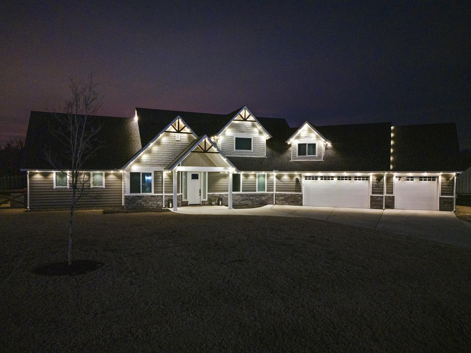 permanent roofline lighting Lovingston, VA