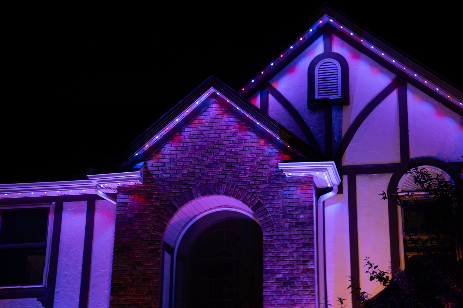 permanent roofline lighting installed in Crozier, VA