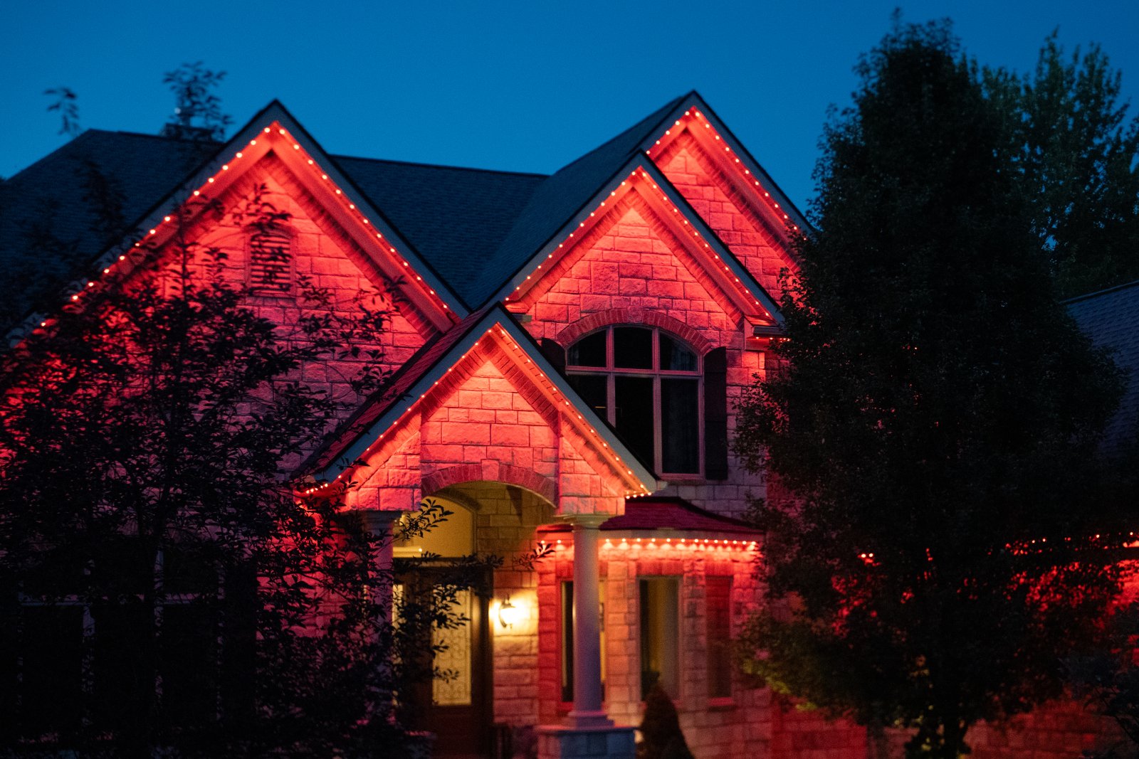 permanent roofline lighting in Chagrin Falls, OH