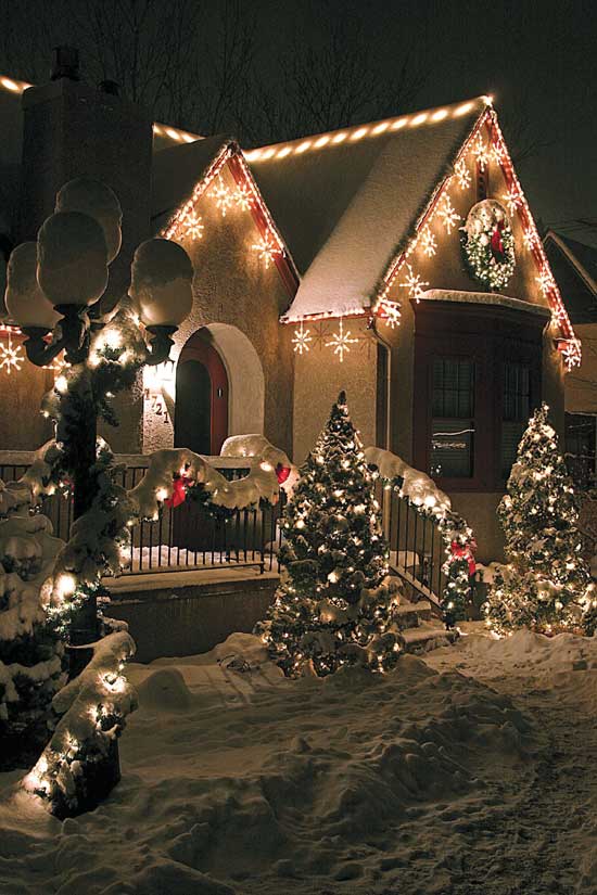 outdoor Christmas lights on Cincinnati home
