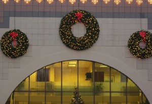 commercial wreaths 