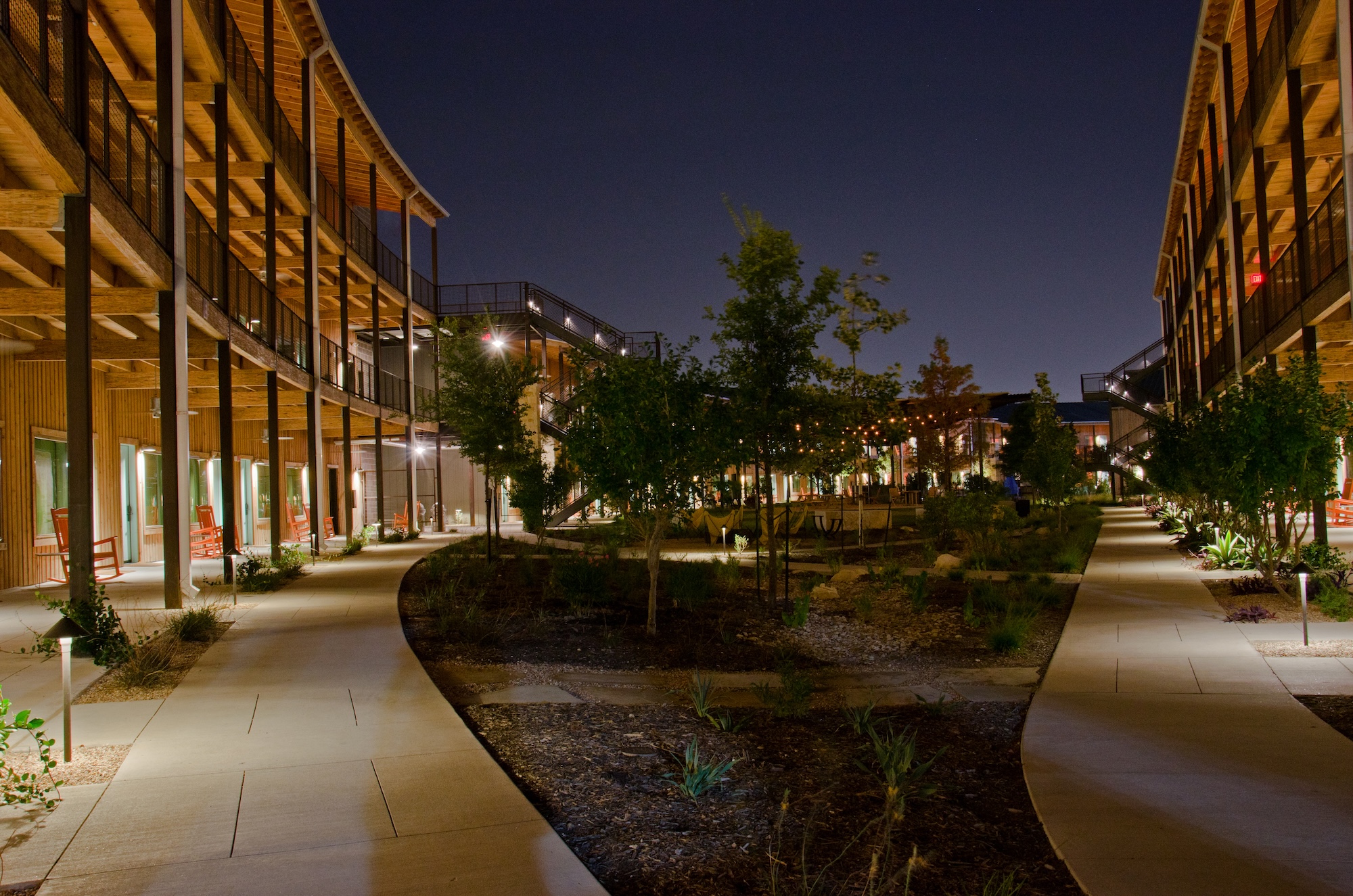 commercial outdoor lighting