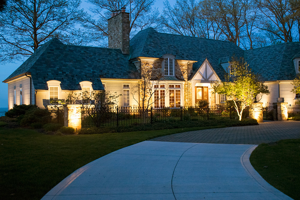 Driveway and facade lighting