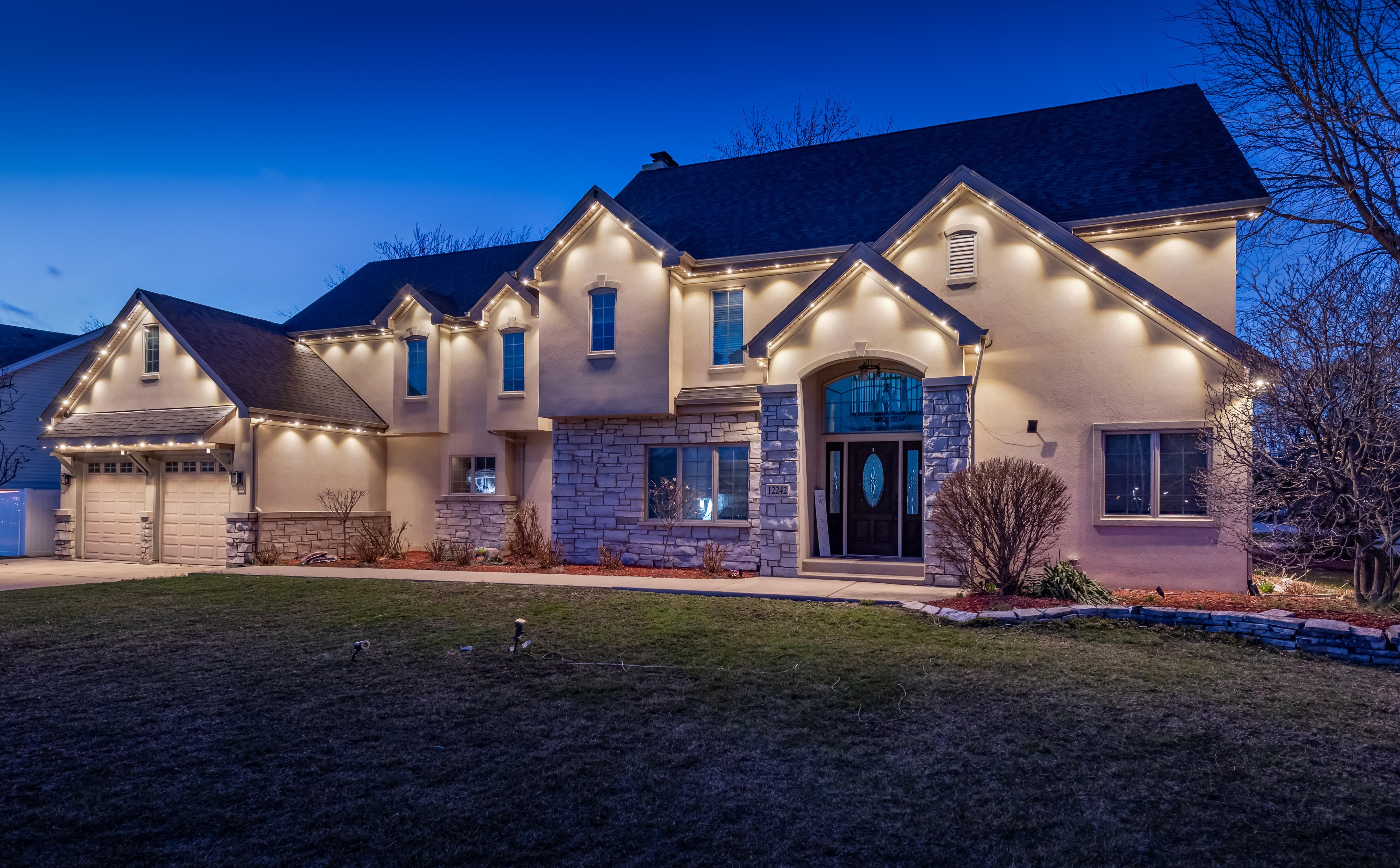 permanent roofline lighting in Hanover, VA