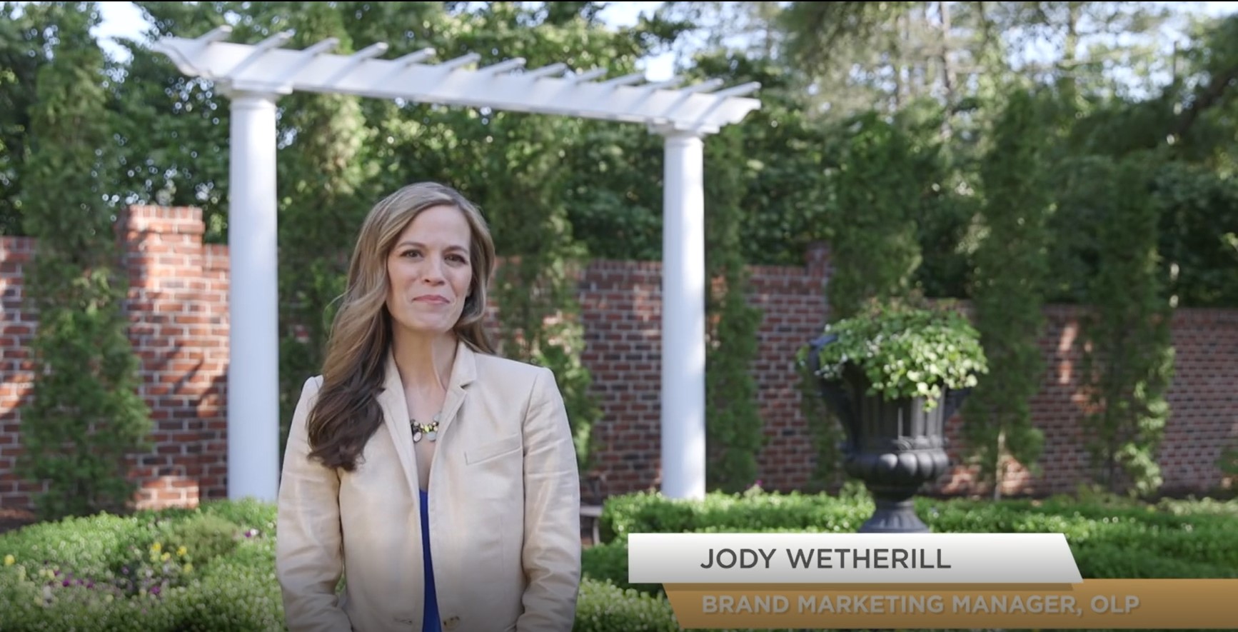 Selecting an Outdoor Lighting Company Residential Landscape Lighting