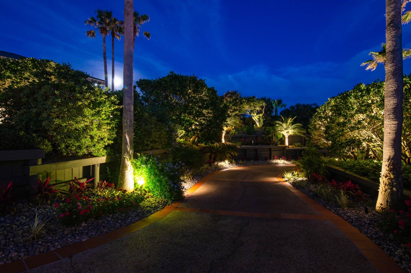 home exterior and landscape lighting 