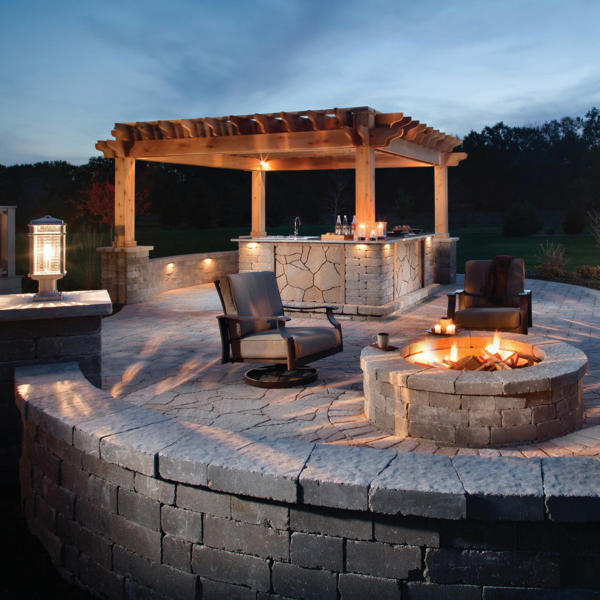 Outdoor fire pit with lighting 