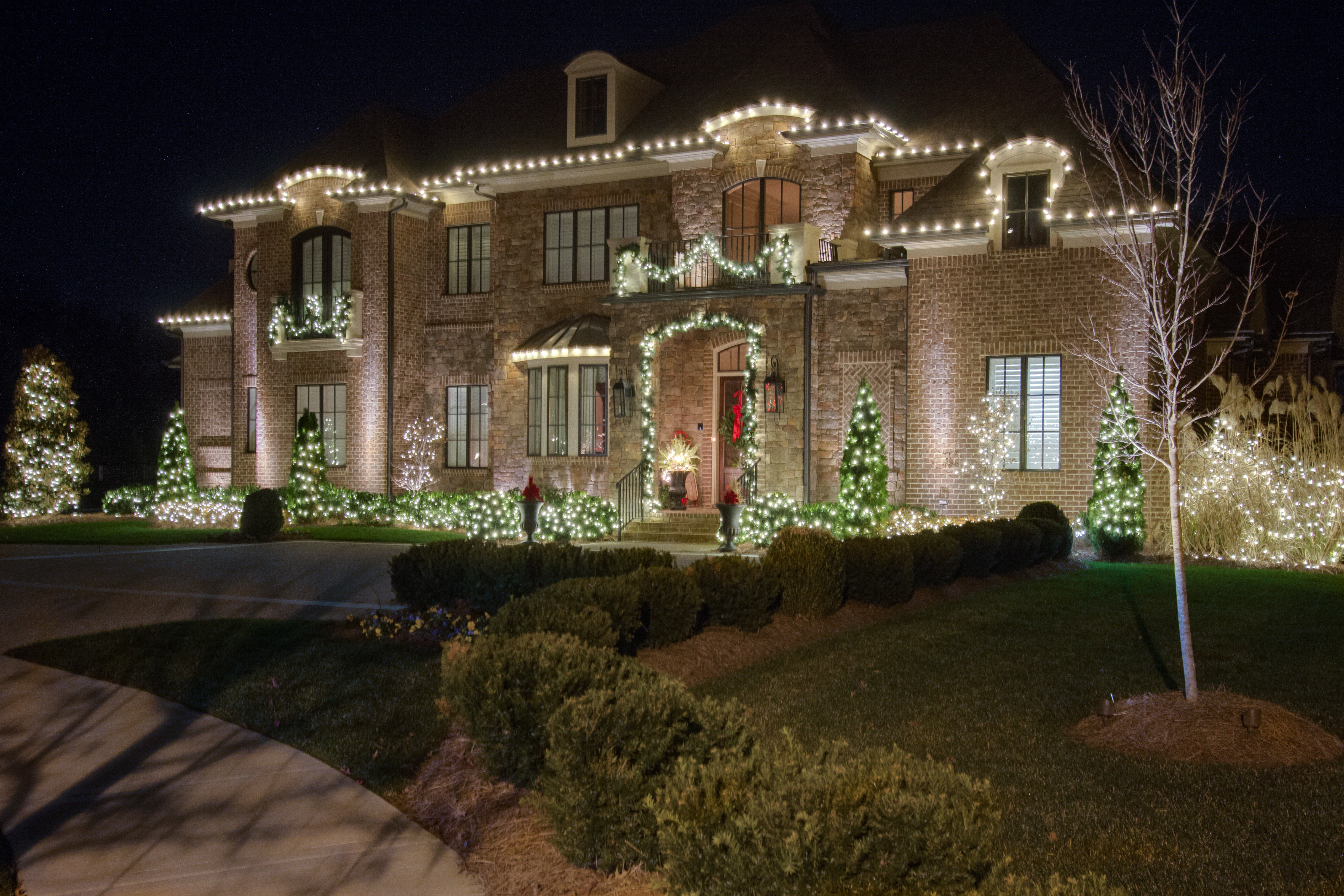 professional holiday lighting dayton ohio