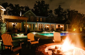 outdoor entertainment lighting with fire pit 