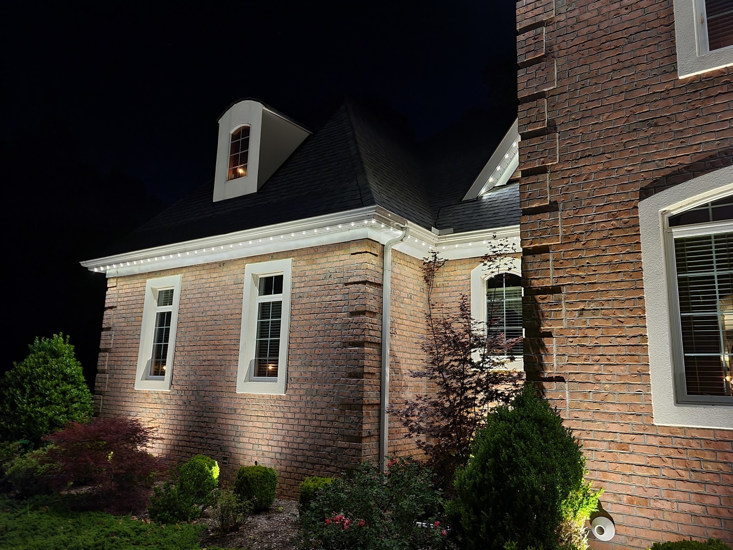professional permanent roofline lighting in hinsdale illinois