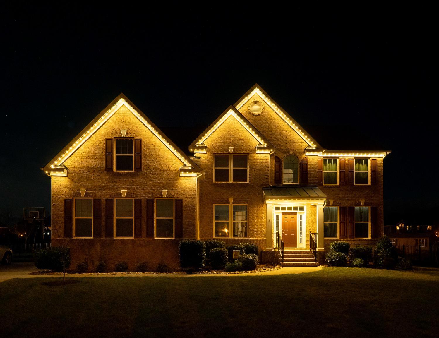 professional permanent roofline home lighting in hinsdale illinois