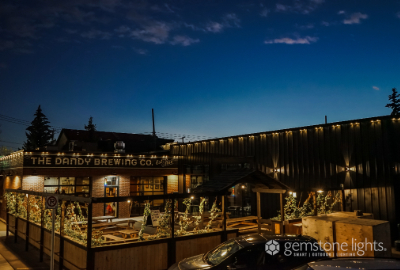 restaurant with custom outdoor lightingg