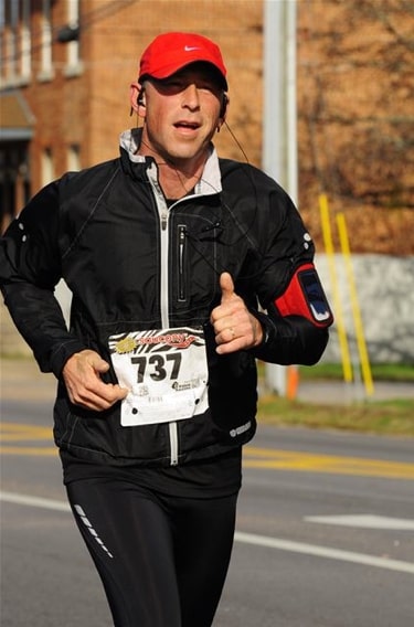 Pat Otis running a marathon
