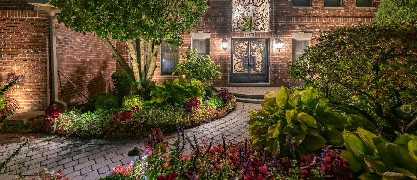 professional outdoor lighting