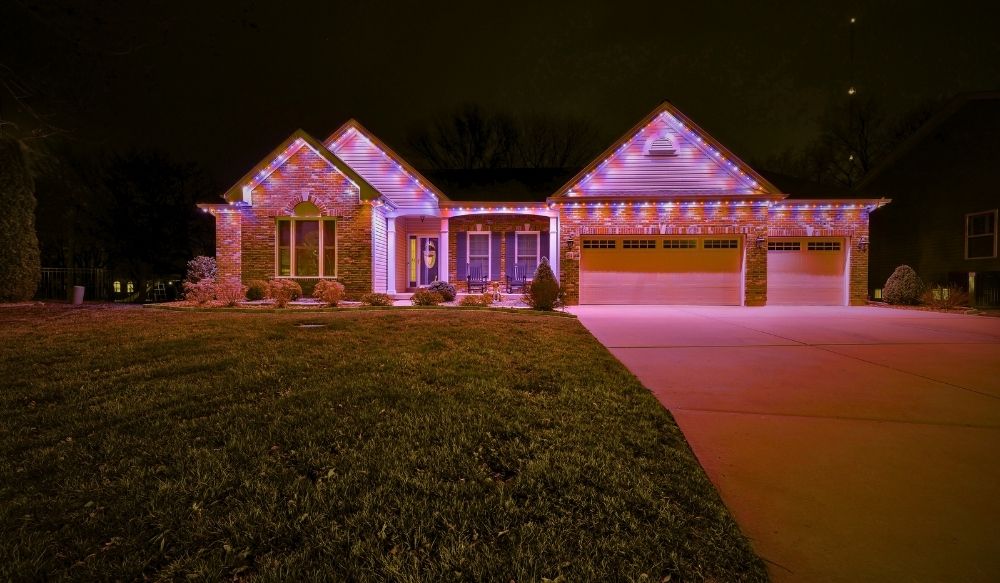 St. Louis outdoor lighting, permanent roofline lights