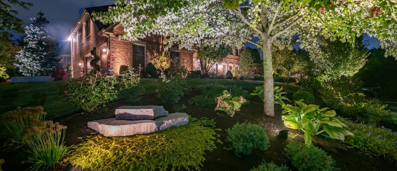 custom landscape lighting