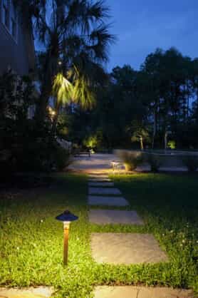 residential backyard pathway lighting 