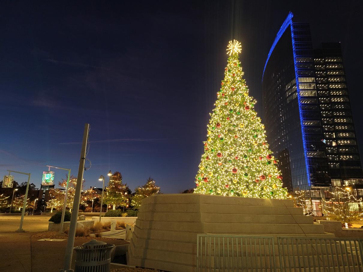 Giant Christmas tree lighting