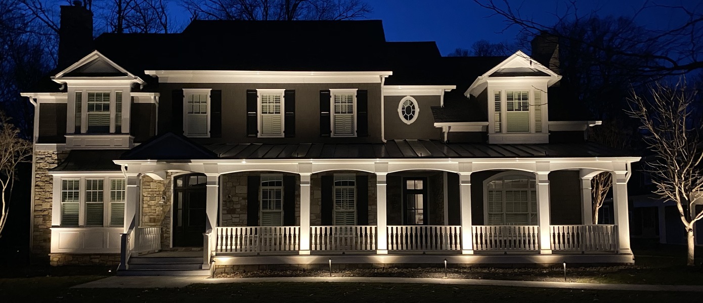 curb appeal custom home uplighting