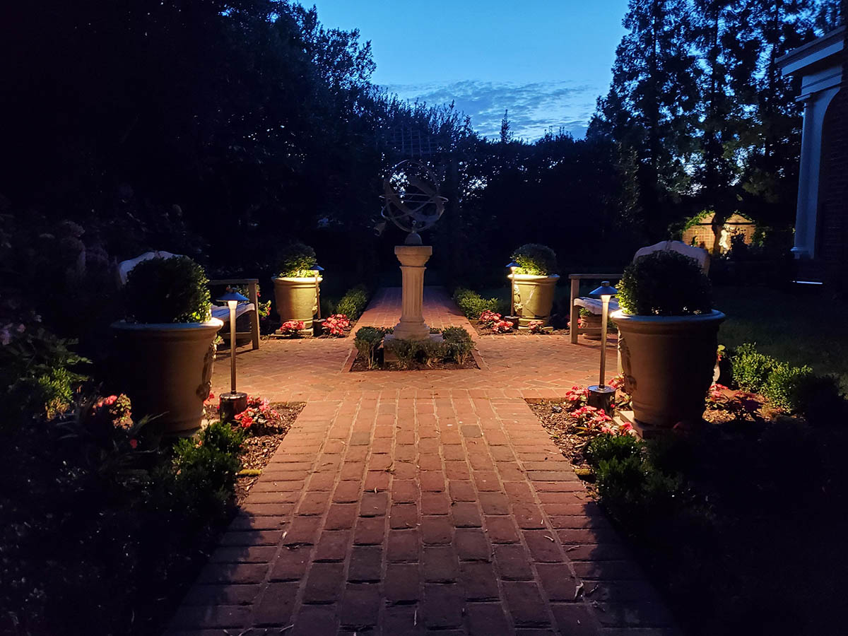 backyard landscape lighting 