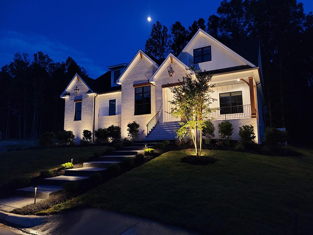 Looking for uplighting or accent lighting for your home’s exterior or landscape at night? 