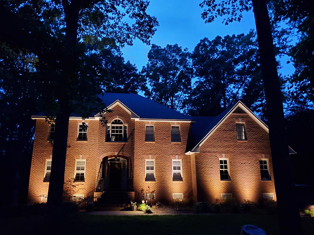 Looking for uplighting or accent lighting for your home’s exterior or landscape at night? 