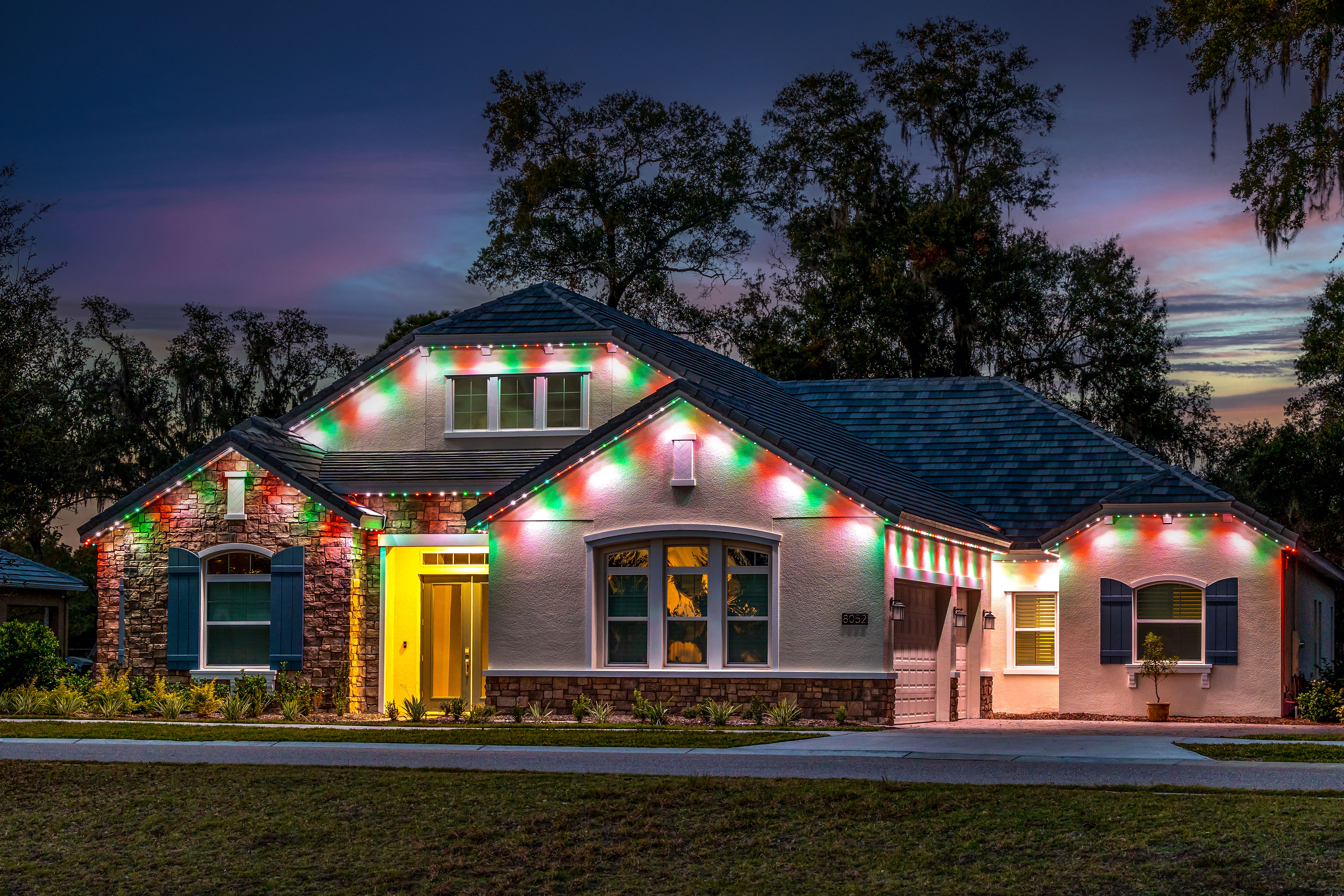 Charleston holiday roofline lighting