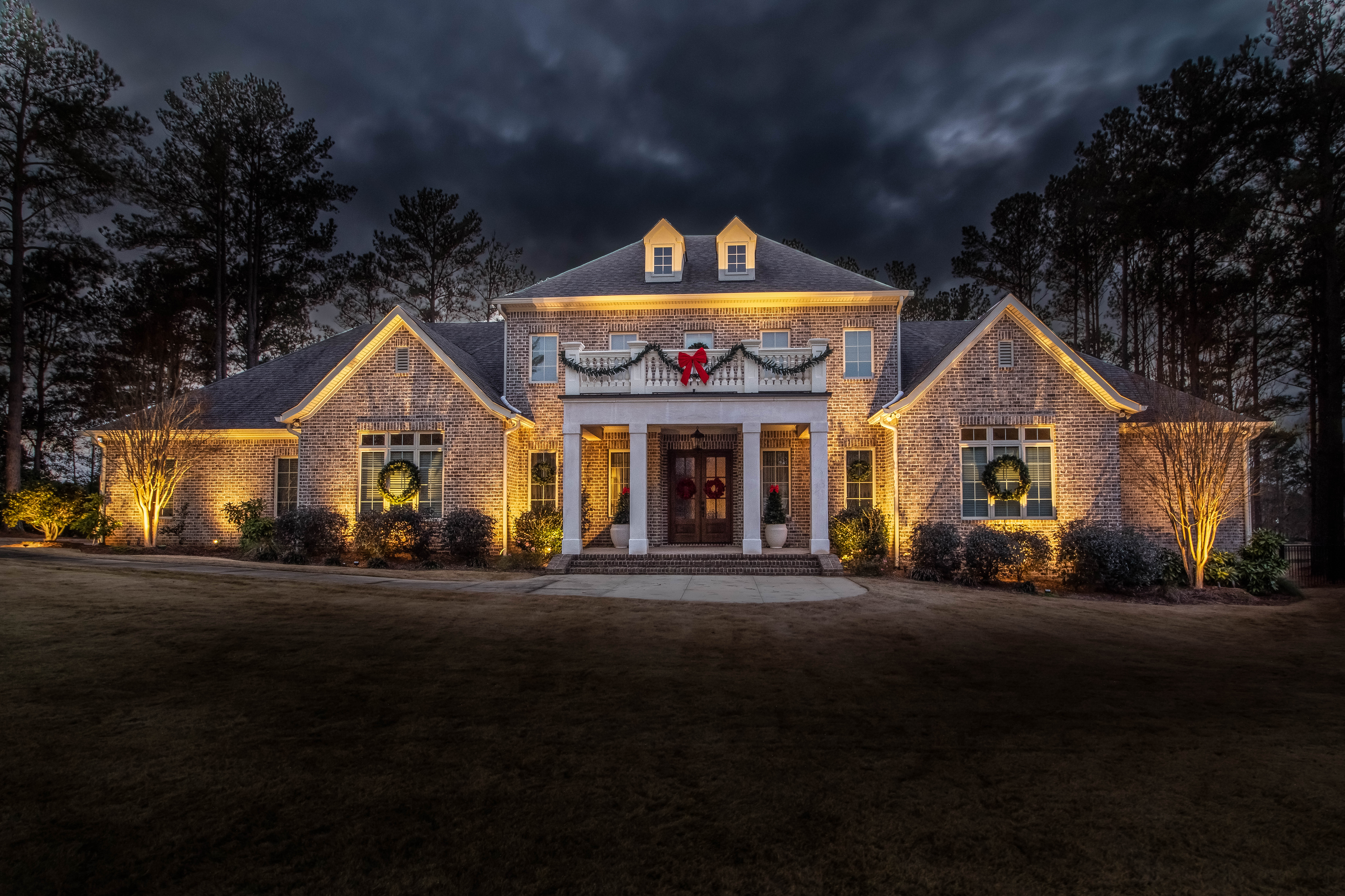 Charleston exterior home lighting during Christmas