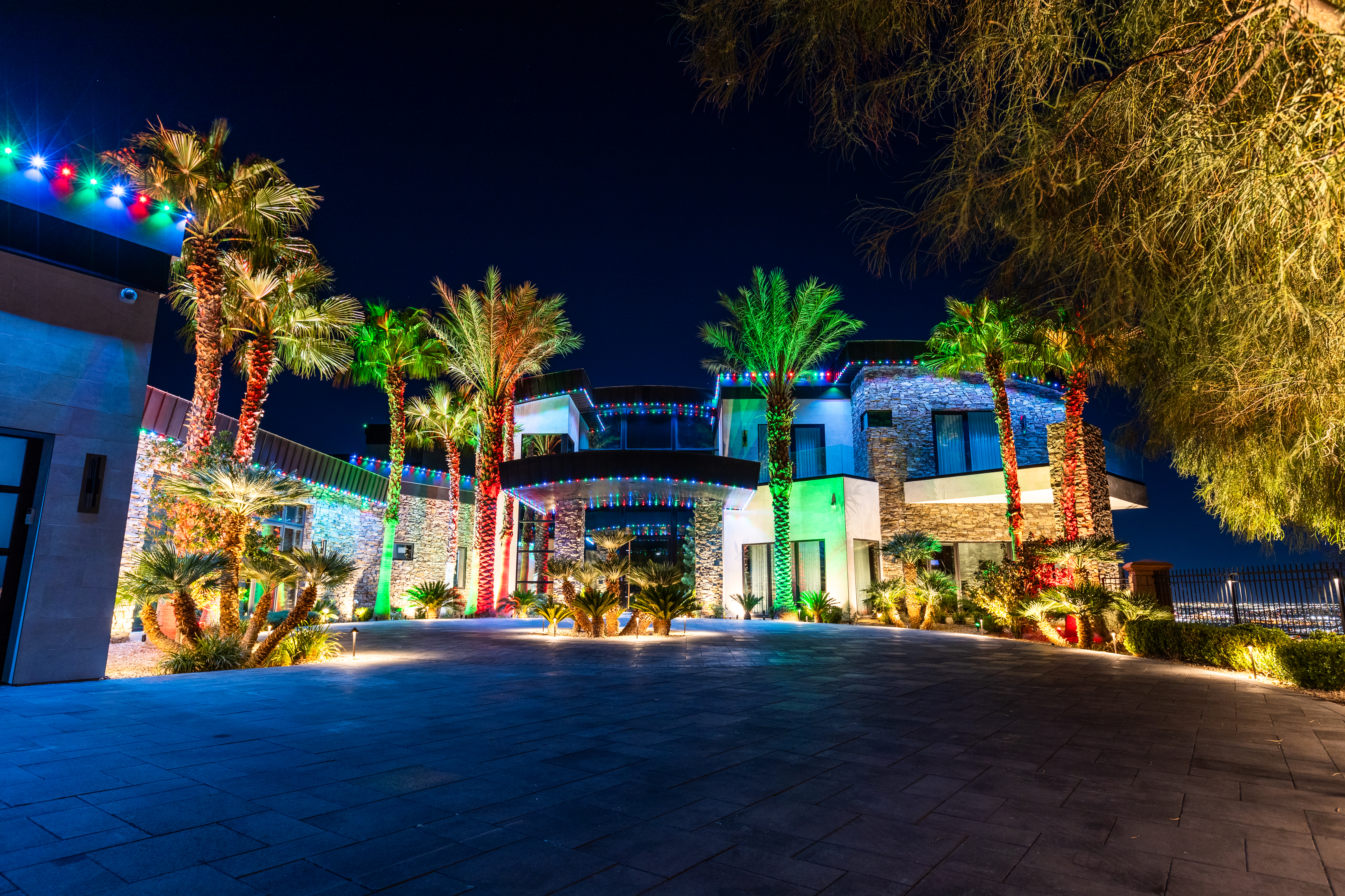 outdoor christmas lighting