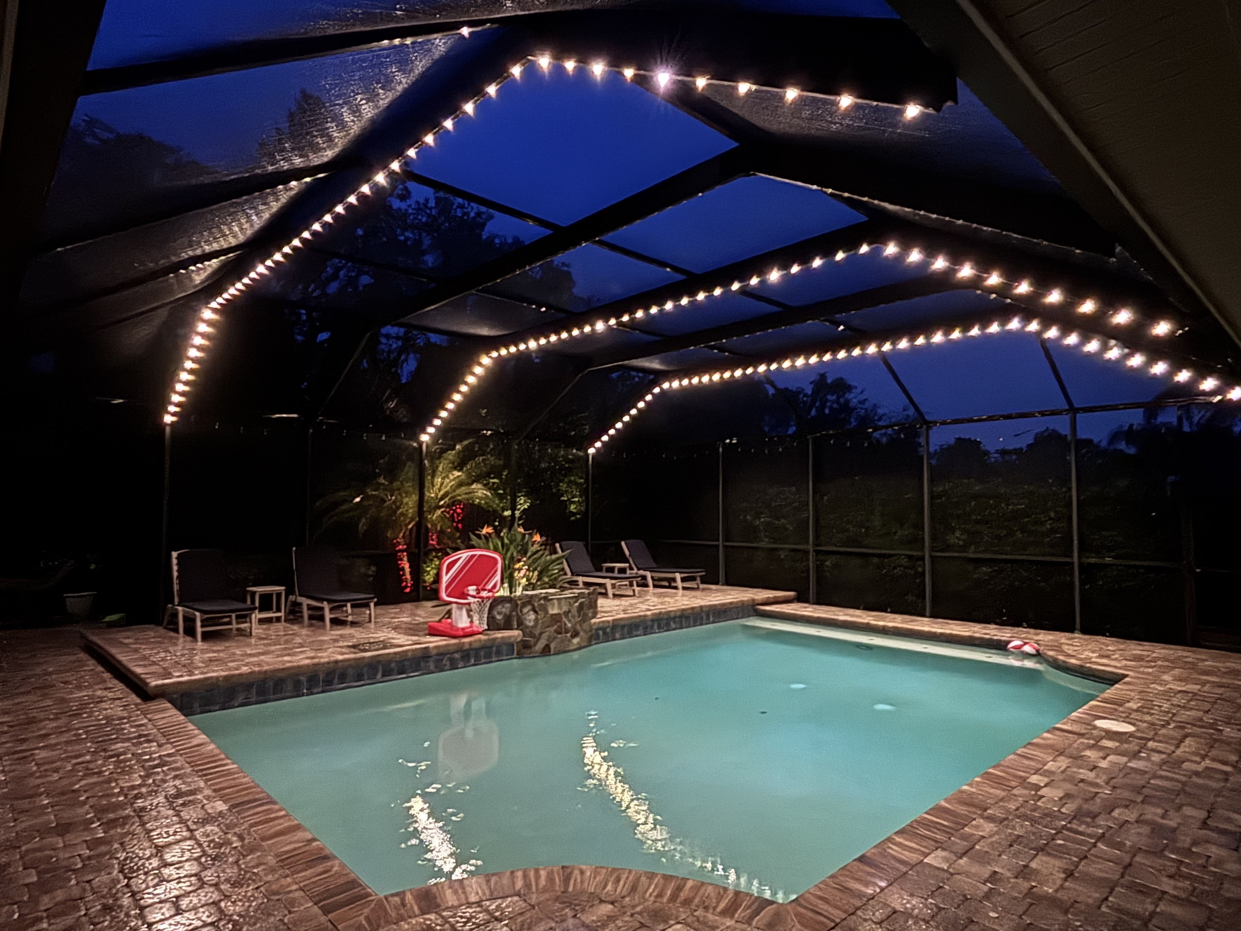 permanent roofline lighting