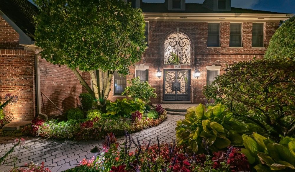 outdoor lighting installation, professional vs. DIY