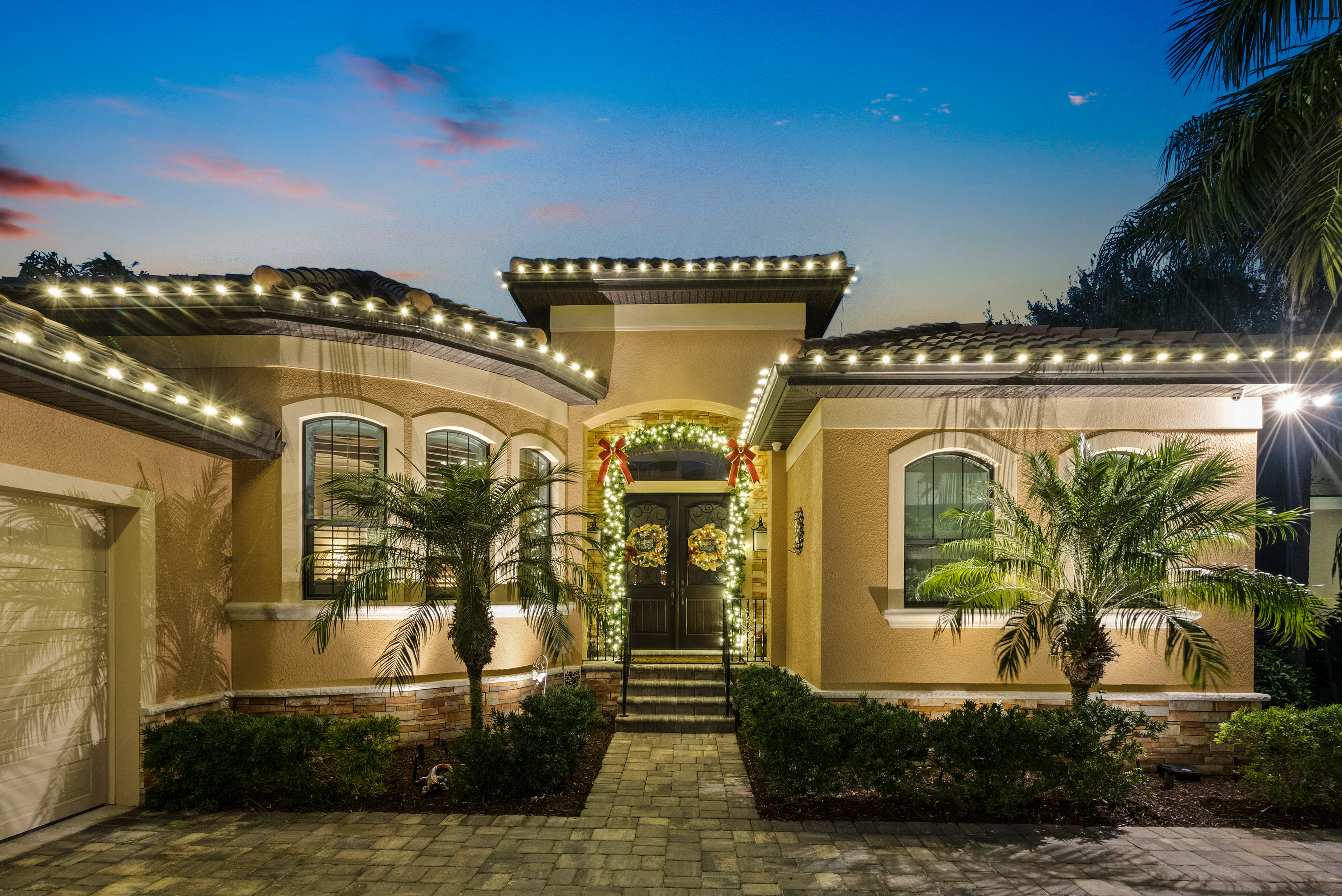 christmas lights around house