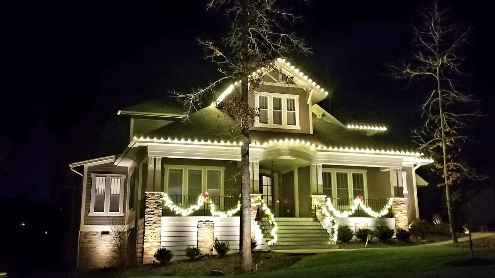 traditional holiday roofline
