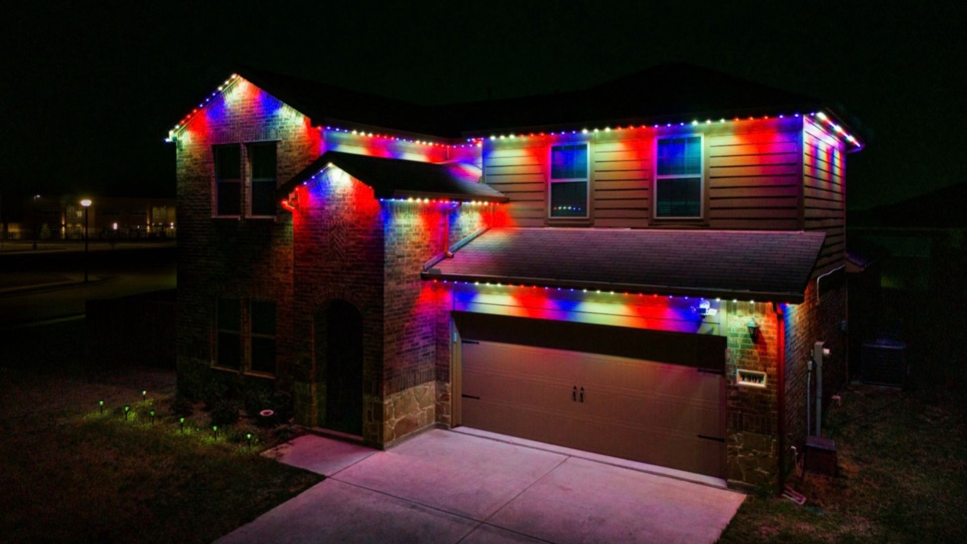colored roofline lighting example